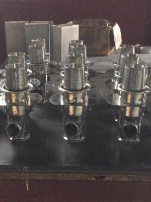 南京充絨機(jī) 充棉機(jī)鈑金配套